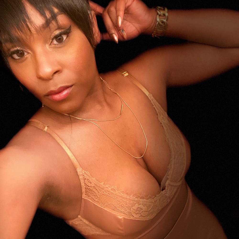 champagne color satin 2 piece - Picture 2 of 4